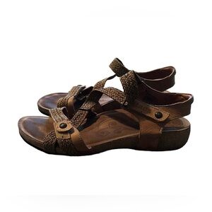 Taos Women’s Trulie Leather Sandals